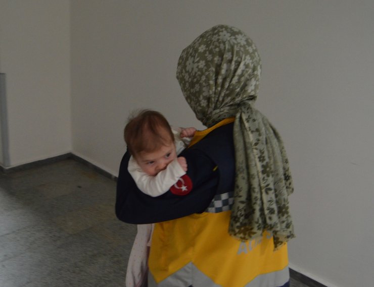 Otomobil, park halindeki kamyonete çarptı: 6 yaralı