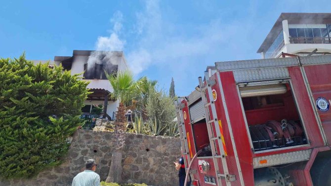 Villada yangın paniği