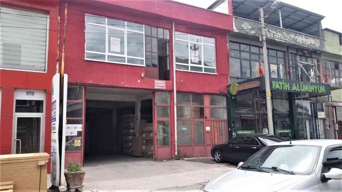 4 metre yükseklikten düşen kişi yaralandı