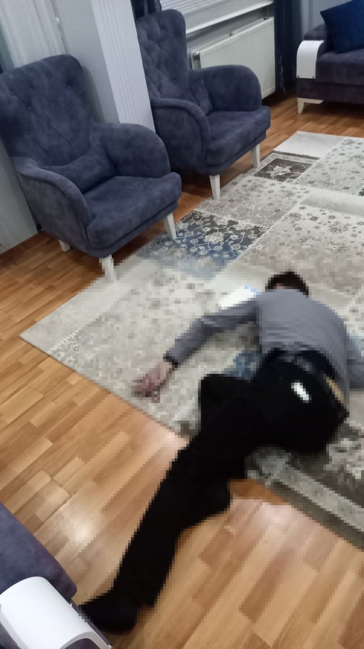Eşine tecavüz ettiği iddia edilen kişiyi öldürdü 