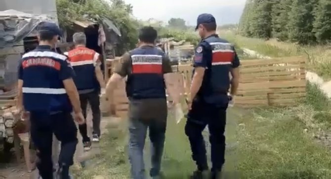 İzinsiz kazı yapan kişi kendisine ait çay ocağında yakalandı