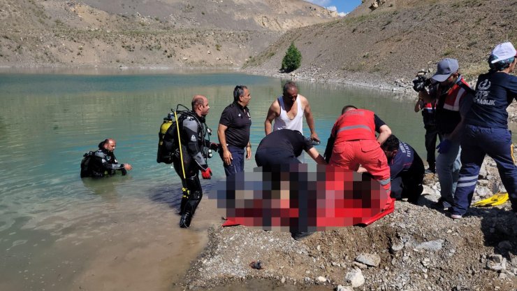 Konya'da gölette boğulan 2 çocuk, toprağa verildi