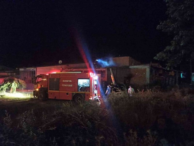 Konya'da marangozhanede yangın çıktı