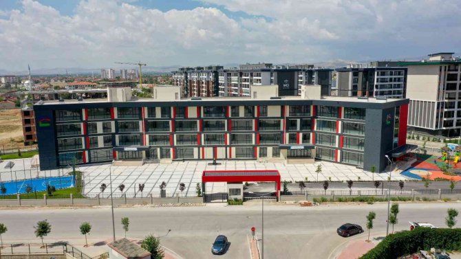 Meram’da 40 derslikli örnek okulun yapımı tamamlandı