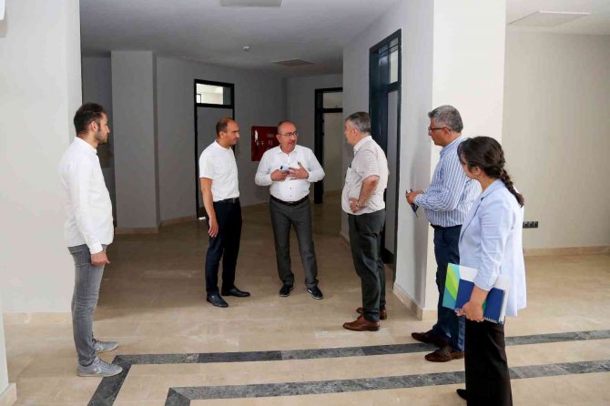 Meram’da 40 derslikli örnek okulun yapımı tamamlandı