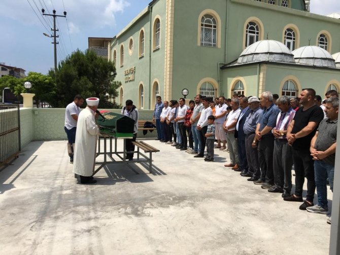 Takı kavgasında öldürülen kadın defnedildi