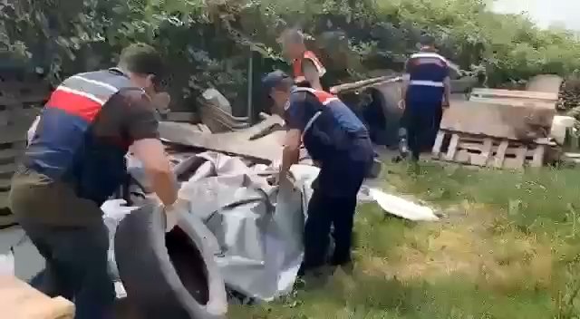 Tarihi mezar taşlarını satmak isterken yakalandı