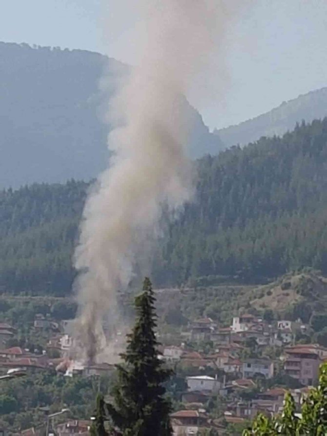 Babasından miras kalan evi ateşe verdi