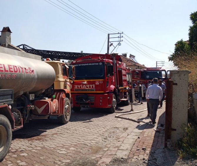 Babasından miras kalan evi ateşe verdi