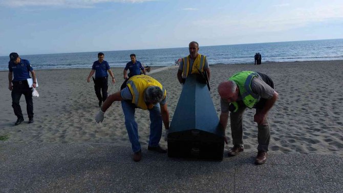 Denizde erkek cesedi bulundu