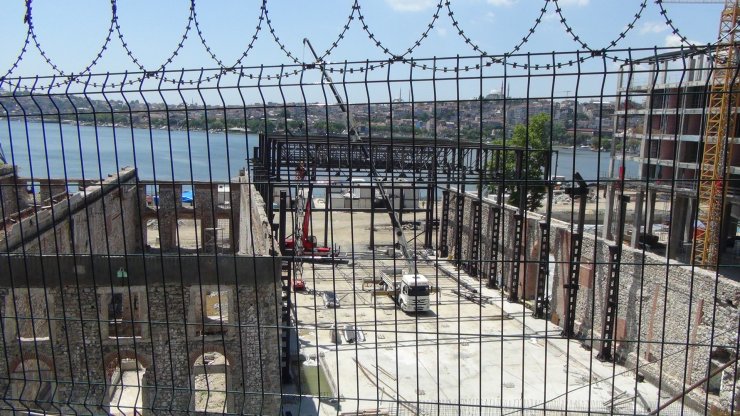 İnşaatta düşen işçi öldü