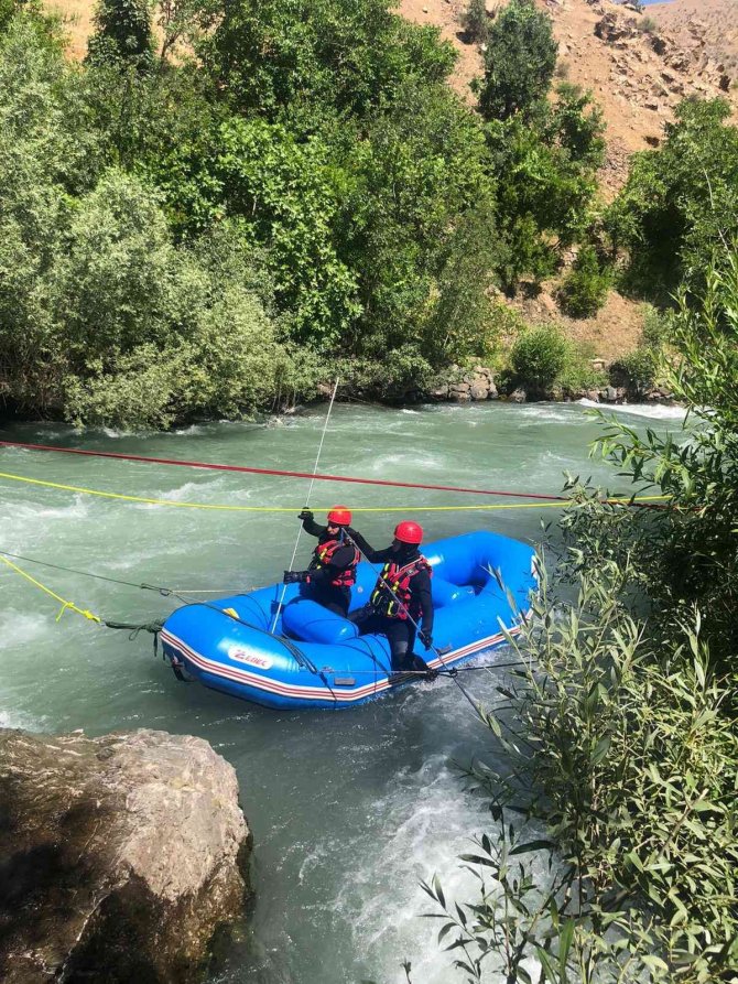 Kayıp sağlıkçıyı arama çalışmaları 12’inci gününde