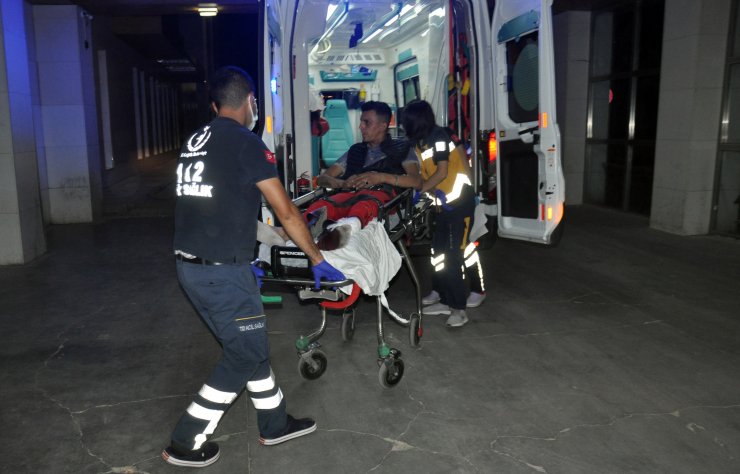 'Küfürlü konuşma' diye uyardı, bıçaklandı