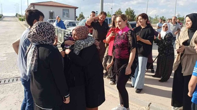 Şiddet uygulayan kocasının ölümüne neden olan Fatma Koç’un tahliye mutluluğu