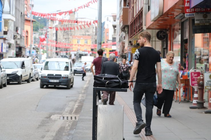 Şüpheli çanta herkesi korkuttu!