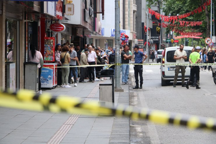 Şüpheli çanta herkesi korkuttu!