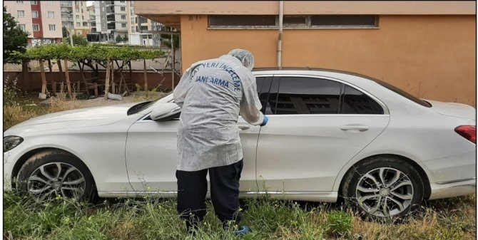 1 milyon TL’lik çalıntı lüks otomobil jandarma tarafından bulundu