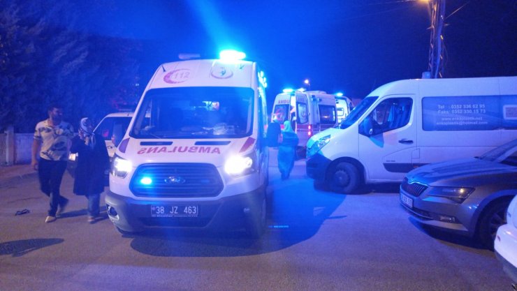 14 katlı apartmanda çıkan yangında çok sayıda bina sakini dumandan etkilendi