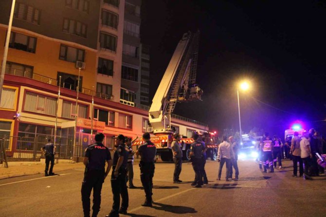 14 katlı binada yangın: 30 kişi tahliye edildi, 16 kişi hastanelik oldu