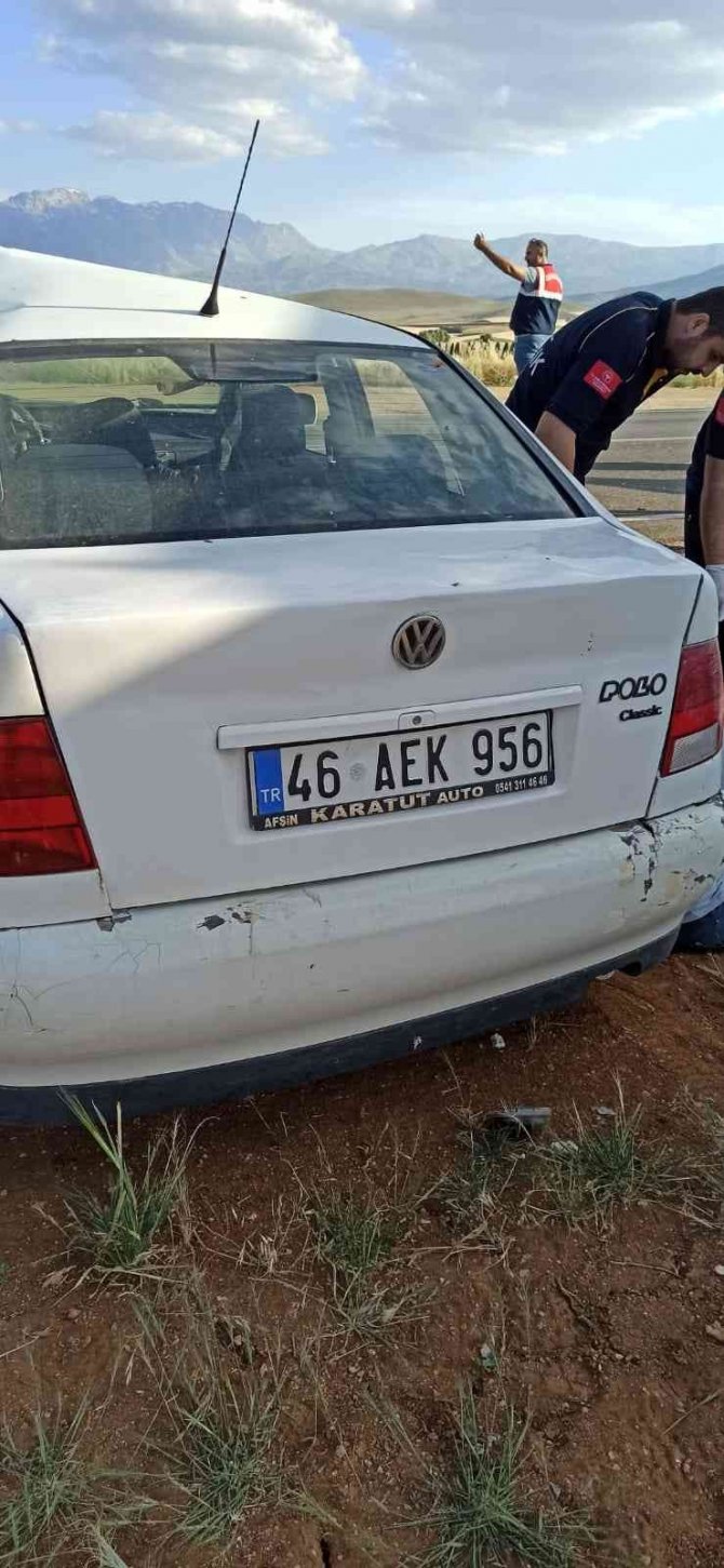 Araçlar kavşakta çarpıştı: 5 yaralı