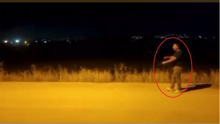 Birbirlerine ateş ettiler; kahkaha atarak kaydetti