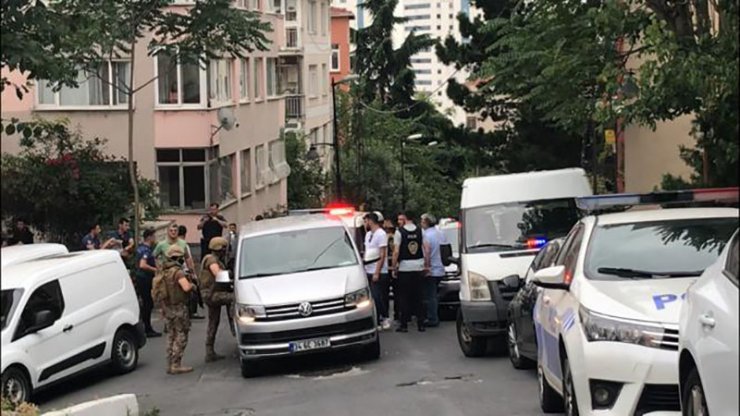 Evde zorla tutulan kadını özel hareket kurtardı