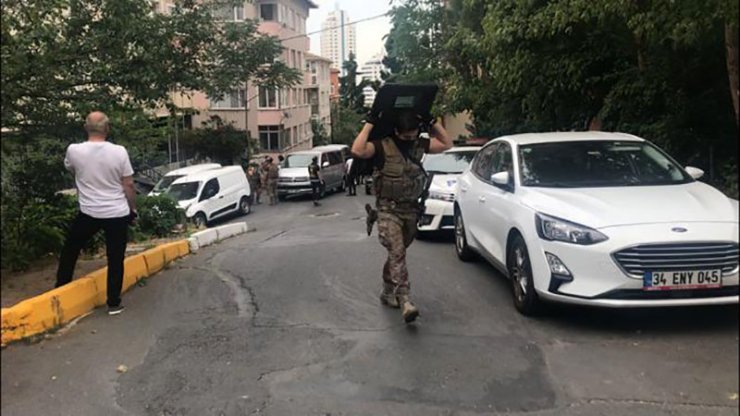 Evde zorla tutulan kadını özel hareket kurtardı