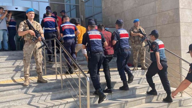 Komşu cinayetinde 3 kardeşe tutuklama