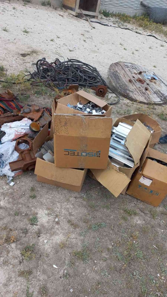 konya'da servet değerindeki kabloları satarken yakalandılar