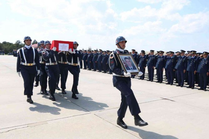 Şehit Jandarma Astsubay Arduç’un naaşı Eskişehir’e ulaştı