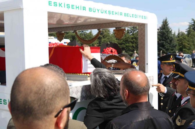 Şehit Jandarma Astsubay Arduç’un naaşı Eskişehir’e ulaştı