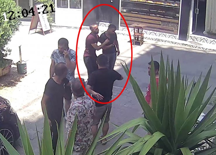 Tartıştığı arkadaşını bıçaklayıp, tampon yaptı