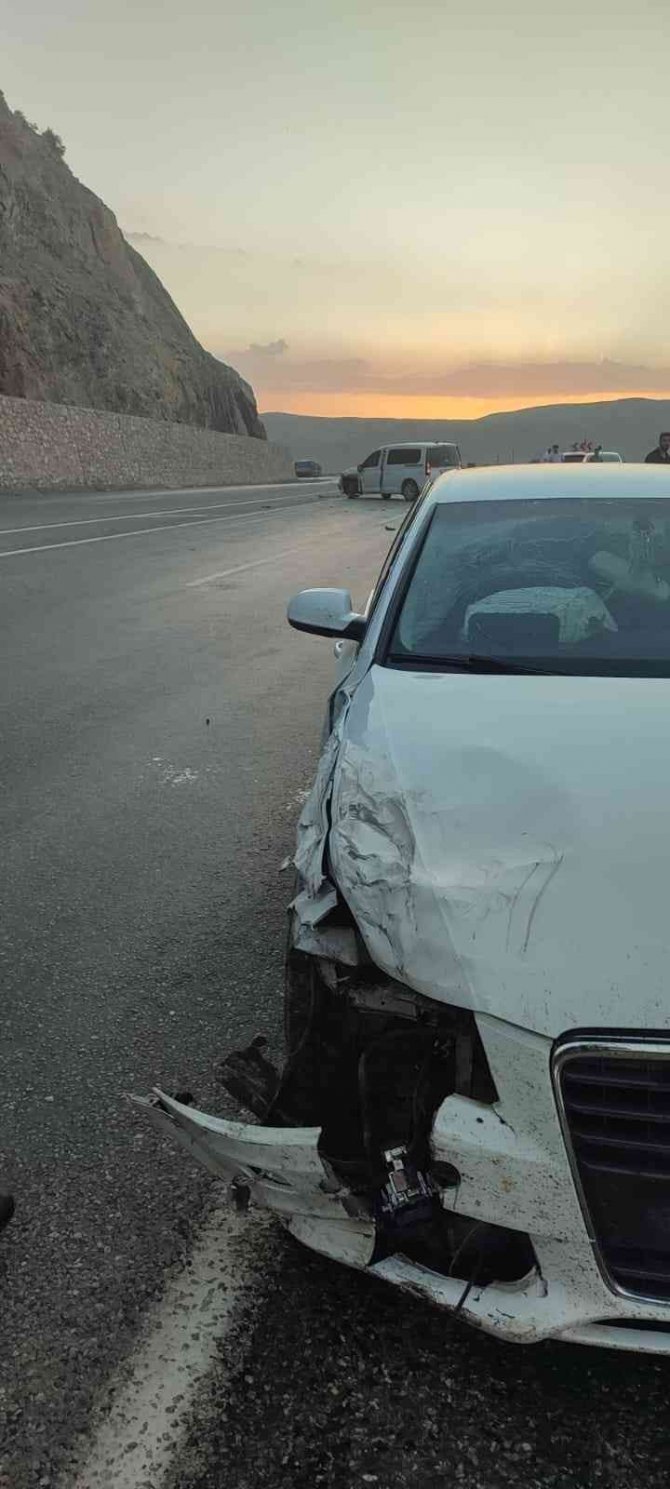 Trafik kazası: 3 yaralı