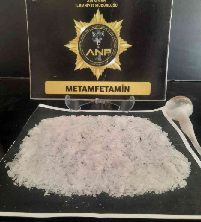 Uyuşturucuyla yakalanan şahıslar tutuklandı