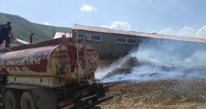 Yangın yerleşim yerlerine sıçramadan söndürüldü