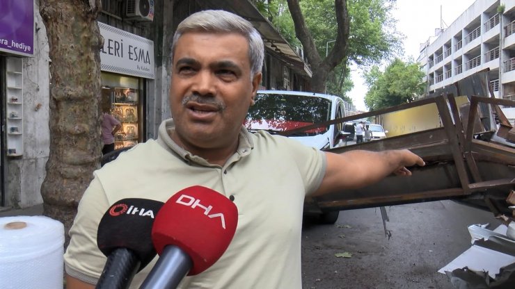 Yıkılan binadan demir parça düştü: bir kişi yaralandı