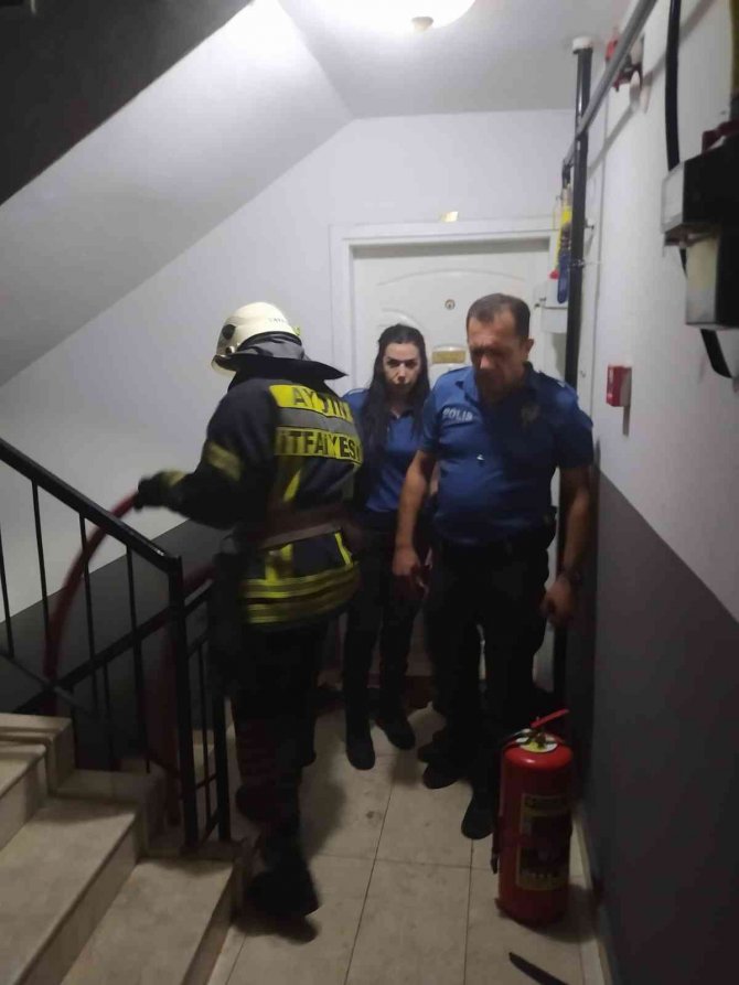 Buzdolabından çıkan yangın maddi hasara yol açtı