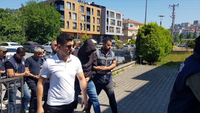 Fuhuş operasyonunda yakalanan 8 zanlı tutuklandı