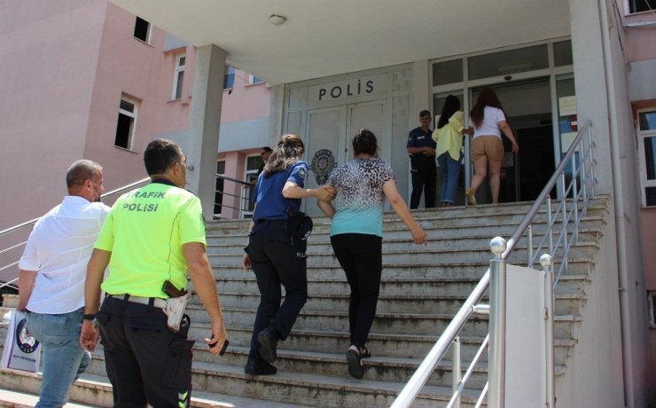 Gelibolu'da masaj salonlarına 'fuhuş' baskını