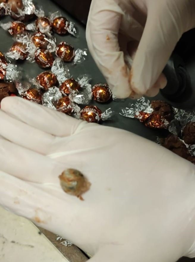 Gümrüklerde çikolata içerisinde esrar