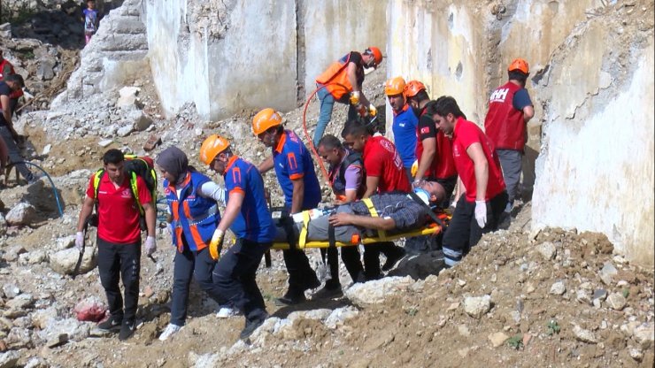 Muş'ta 'Yerel düzey 2022 masa başı ve saha tatbikatı' gerçekleştirildi