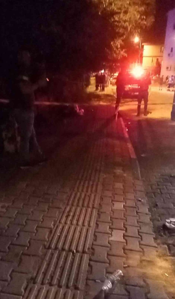 Sokak ortasında silahlar konuştu: 1 ölü, 2 yaralı