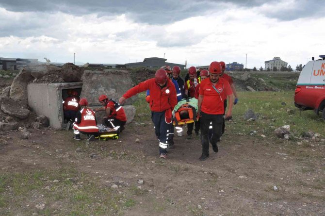 6 ilin katıldığı deprem tatbikatı gerçeği aratmadı