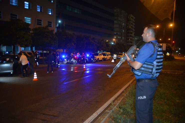 Adana'da 2 bin 650 polisle 'Adana Huzur ve Güven' uygulaması