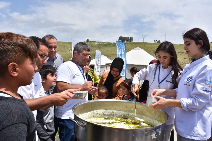 AK Parti'li Demiröz: Dünya ülkeleri gibi biz de pandemiden etkilendik