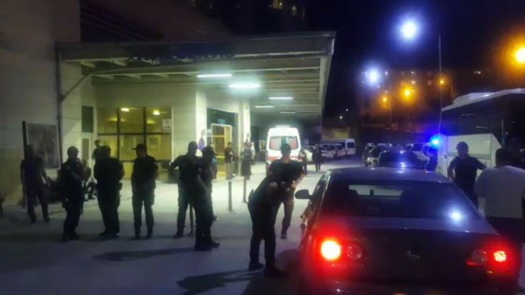 Arazi kavgasında ölen güvenlik korucuları, toprağa verildi