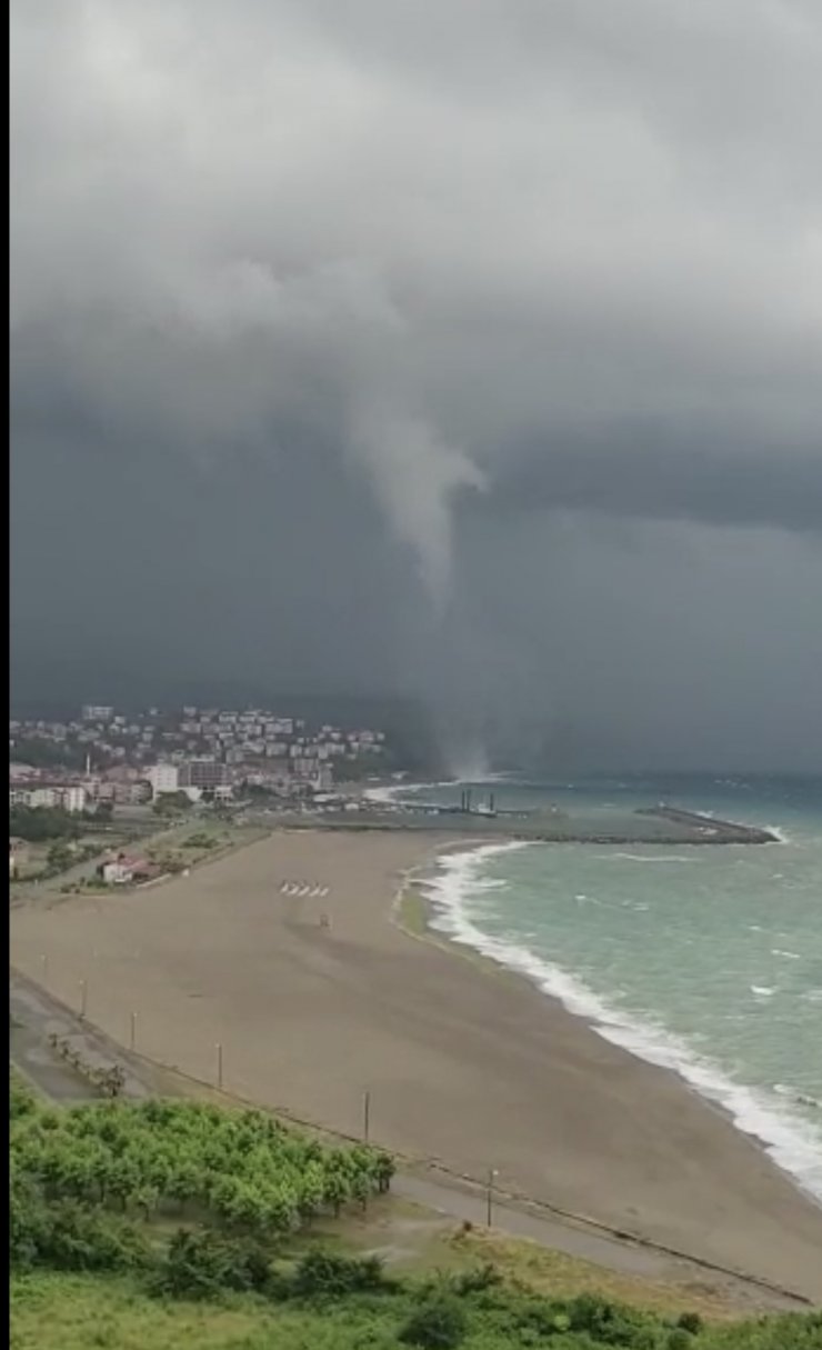 Bartın’da sağanak, Zonguldak'ta hortum