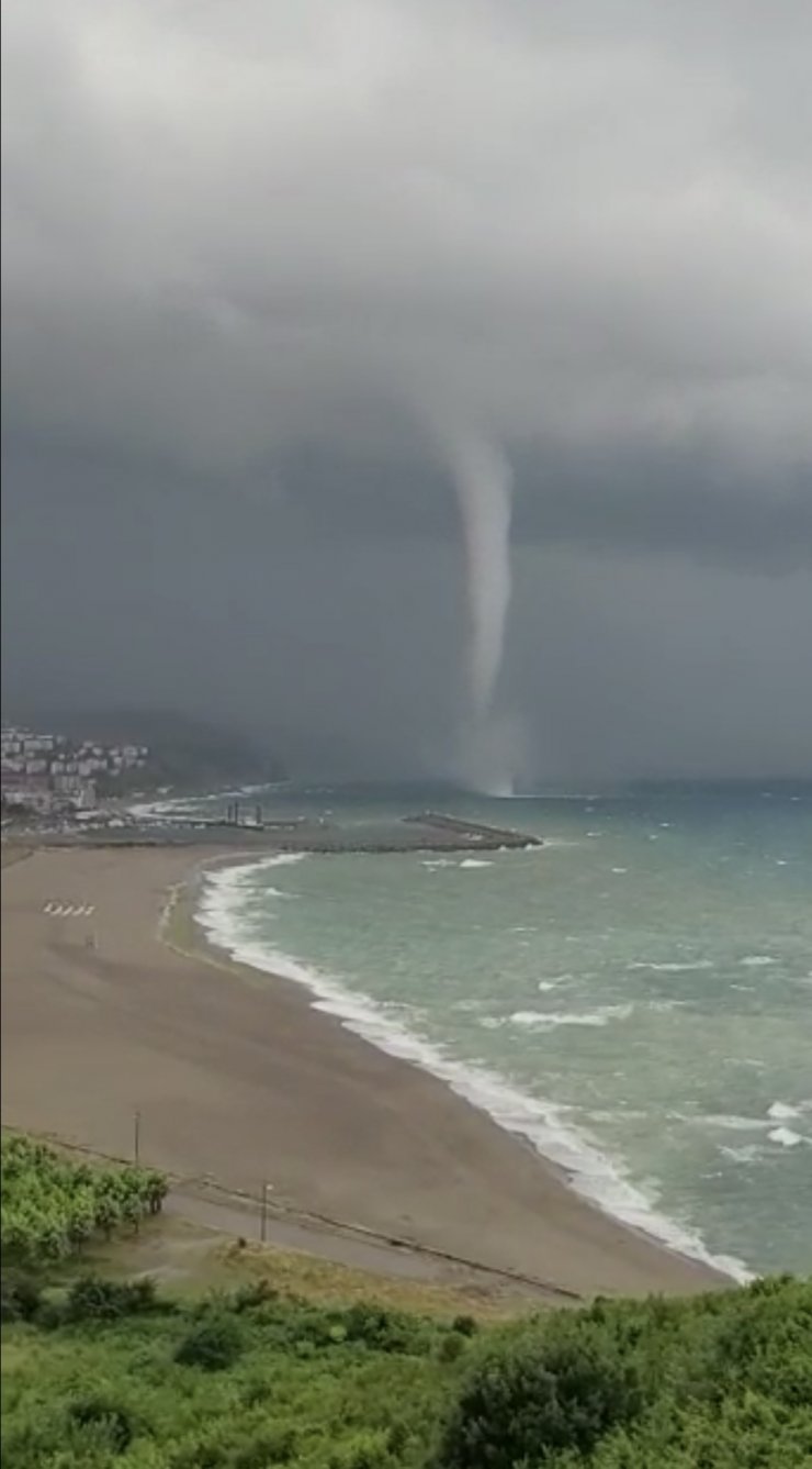 Bartın’da sağanak, Zonguldak'ta hortum
