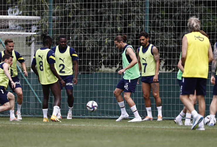 Fenerbahçe, yeni sezon hazırlıklarına devam etti