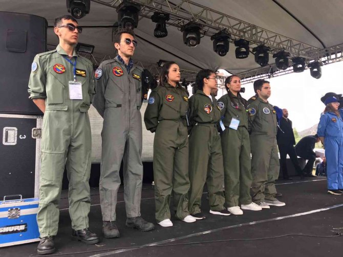 İlk kez düzenlenen festivalde pilotlar nefes kesti
